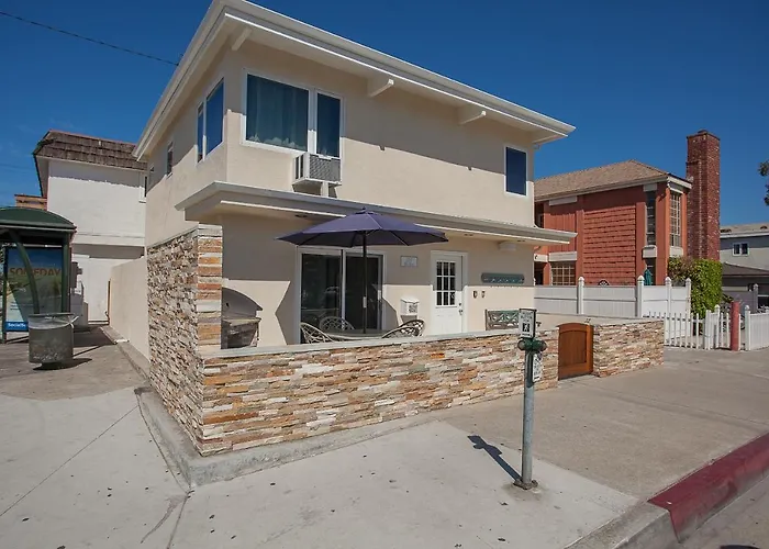 Newport Beach House 1 Block From The Beach Free Pickleball Courts And 6 Beach Cruisers
