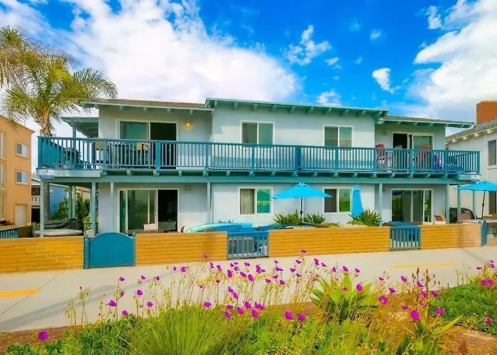 Oceanfront Condo In Newport Beach With Private Balcony And Perfect Location By The Pier