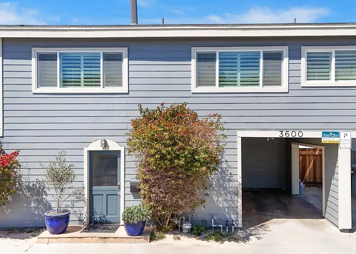 3600 W Oceanfront