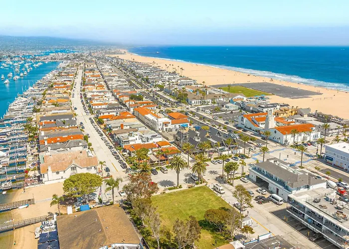 3Br Oceanfront At Balboa Pier W Ac And Great Walkability By Beachview Rentals