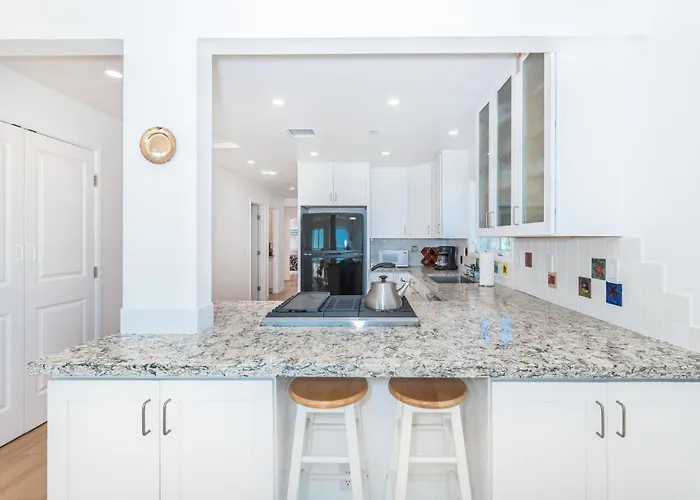Renovated 3Br Oceanfront W Panoramic Views By Beachview Rentals