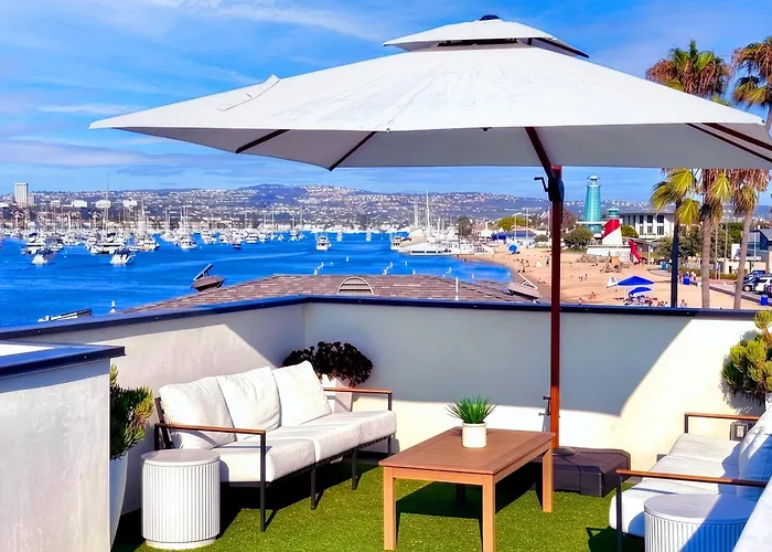 Luxury Ocean-View Rooftop | Steps To Beach | A/C