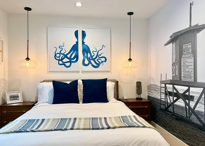 Luxury Ocean-View Rooftop | Steps To Beach | A/C